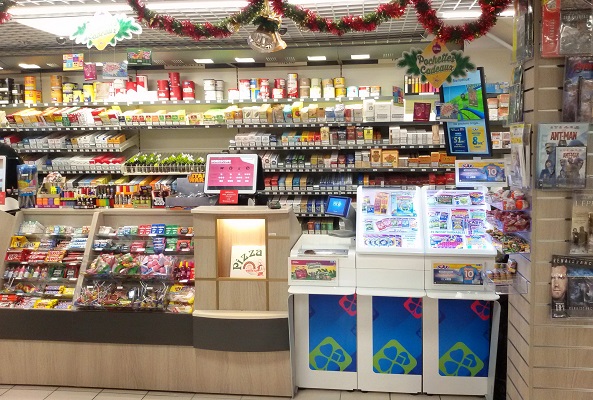 MARGENCEL 74 - CENTRE COMMERCIAL CARREFOUR